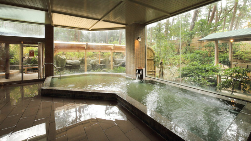 鴨川館