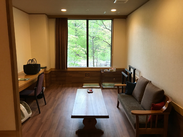 奥入瀬渓流ホテル ペットと泊まれる客室のリビング