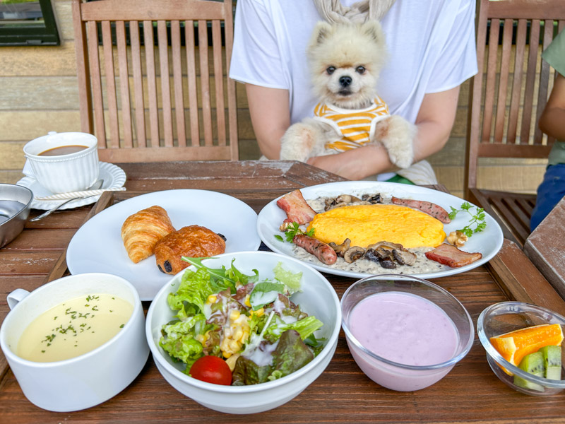シカモア・カフェでの朝食