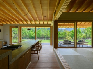 自然素材に癒される心地いい平屋の一棟貸（朝食付き）