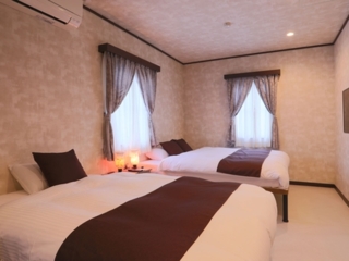 スーペリアダブル◇クイーン+セミダブルベッド