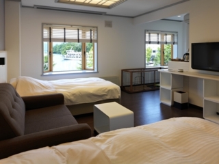 【トゥラノ館】湖側 洋室