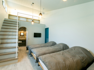 【ブルールーム】禁煙・新築・2階・ロフト付・洗面・トイレ付